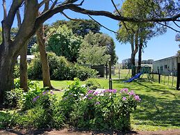 Twelve Apostles Motel & Country Retreat