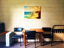 Twelve Apostles Motel & Country Retreat