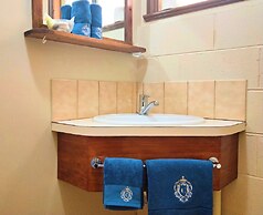 Twelve Apostles Motel & Country Retreat