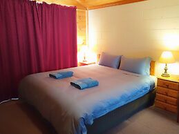 Twelve Apostles Motel & Country Retreat