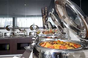 Golden Tulip Dammam Corniche Hotel