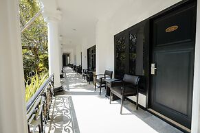 The GRAND PALACE Hotel - YOGYAKARTA