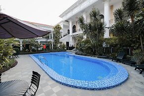 The GRAND PALACE Hotel - YOGYAKARTA
