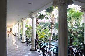 The GRAND PALACE Hotel - YOGYAKARTA