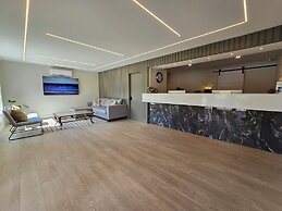 Sahara Courtyard Inn