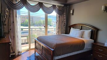 Sahara Courtyard Inn