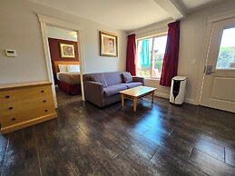 Sahara Courtyard Inn