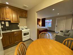 Sahara Courtyard Inn