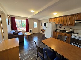 Sahara Courtyard Inn