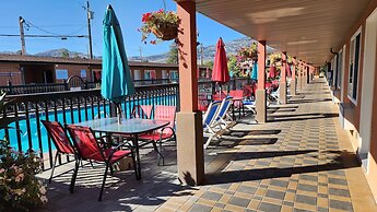 Sahara Courtyard Inn