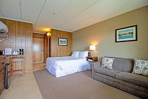 Half Moon Motel & Cottages