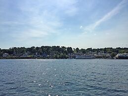 Half Moon Motel & Cottages