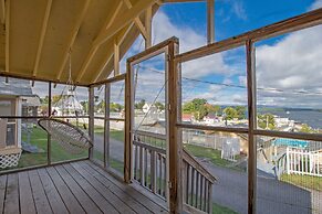 Half Moon Motel & Cottages