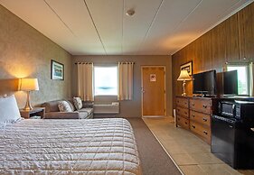 Half Moon Motel & Cottages