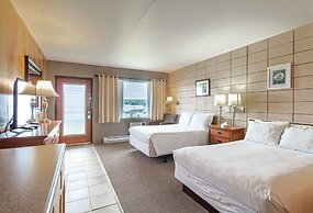 Half Moon Motel & Cottages