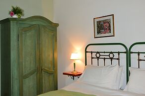 Antico Borgo Etneo Country Hotel
