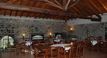 Antico Borgo Etneo Country Hotel