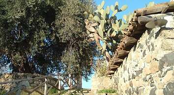 Antico Borgo Etneo Country Hotel