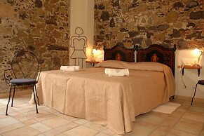 Antico Borgo Etneo Country Hotel