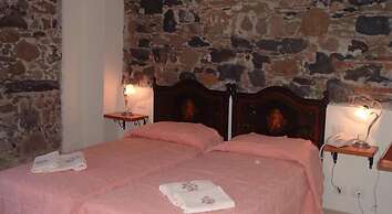 Antico Borgo Etneo Country Hotel