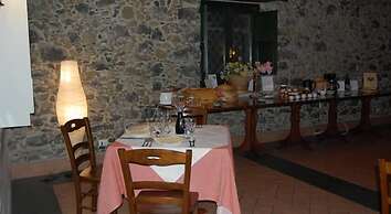 Antico Borgo Etneo Country Hotel