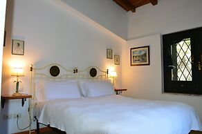 Antico Borgo Etneo Country Hotel