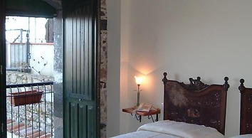 Antico Borgo Etneo Country Hotel