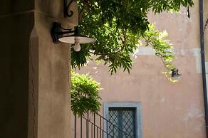 Antico Borgo Etneo Country Hotel