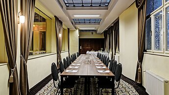 Grandezza Hotel Luxury Palace