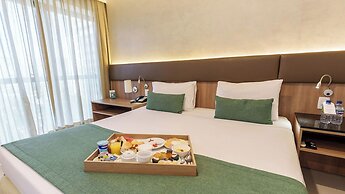 Athos Bulcão Hplus Executive