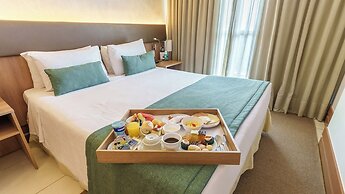 Athos Bulcão Hplus Executive