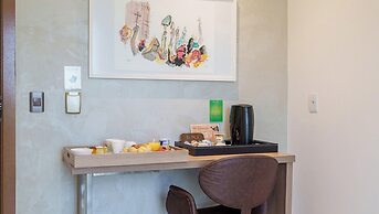 Athos Bulcão Hplus Executive