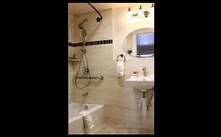 Lombard Plaza Motel