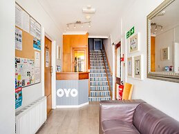 OYO Godolphin Arms Hotel