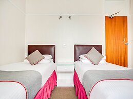 OYO Godolphin Arms Hotel