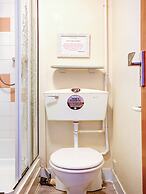 OYO Godolphin Arms Hotel