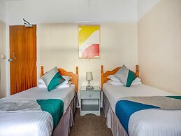 OYO Godolphin Arms Hotel