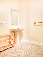 OYO Godolphin Arms Hotel