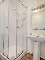 OYO Godolphin Arms Hotel