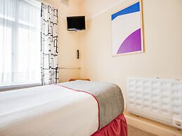 OYO Godolphin Arms Hotel