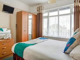 OYO Godolphin Arms Hotel