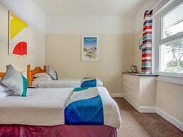 OYO Godolphin Arms Hotel