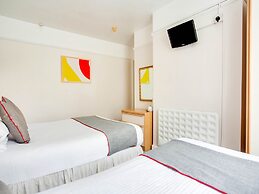 OYO Godolphin Arms Hotel