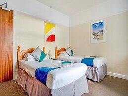 OYO Godolphin Arms Hotel