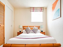 OYO Godolphin Arms Hotel