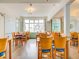 OYO Godolphin Arms Hotel