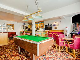 OYO Godolphin Arms Hotel