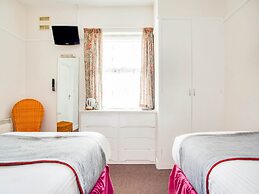 OYO Godolphin Arms Hotel