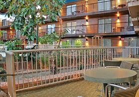 Prestige Vernon Lodge and Conference Centre