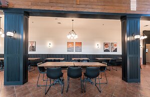 Prestige Vernon Lodge and Conference Centre